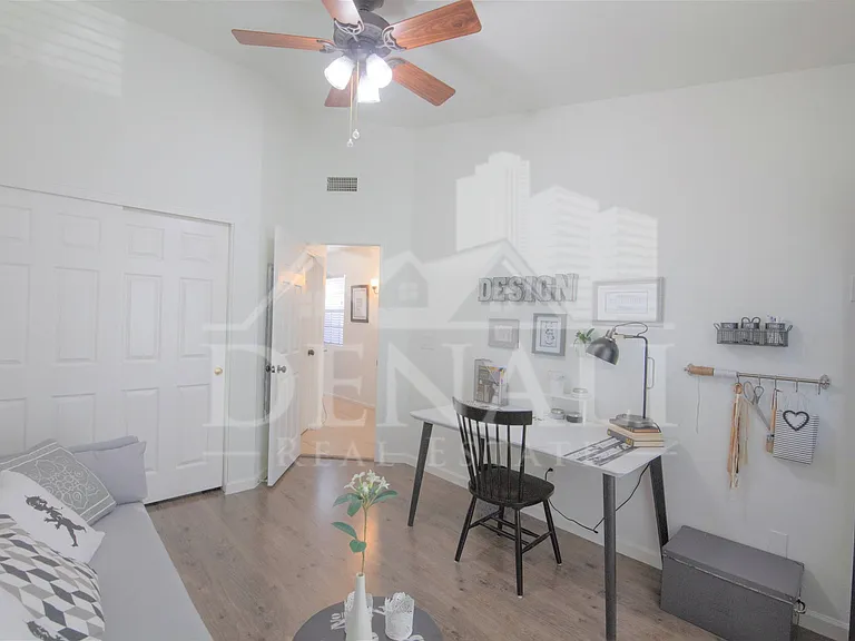 14203 N 101st St — Photo 15