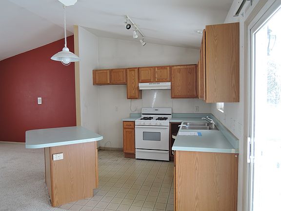 3rd image of 2930 Emerald Dr