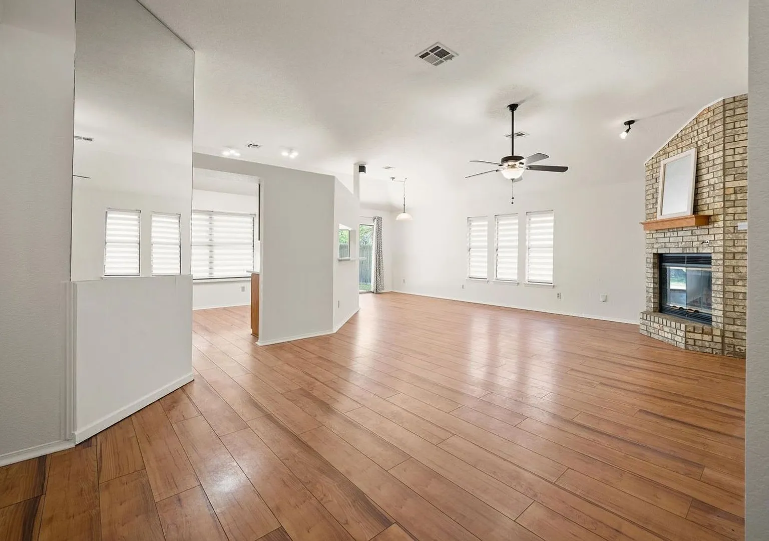Great 3 Bed 2 Bath In Edmond — Photo 3
