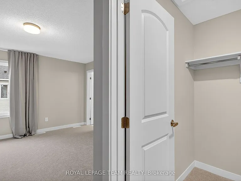297 Les Emmerson Dr — Photo 23