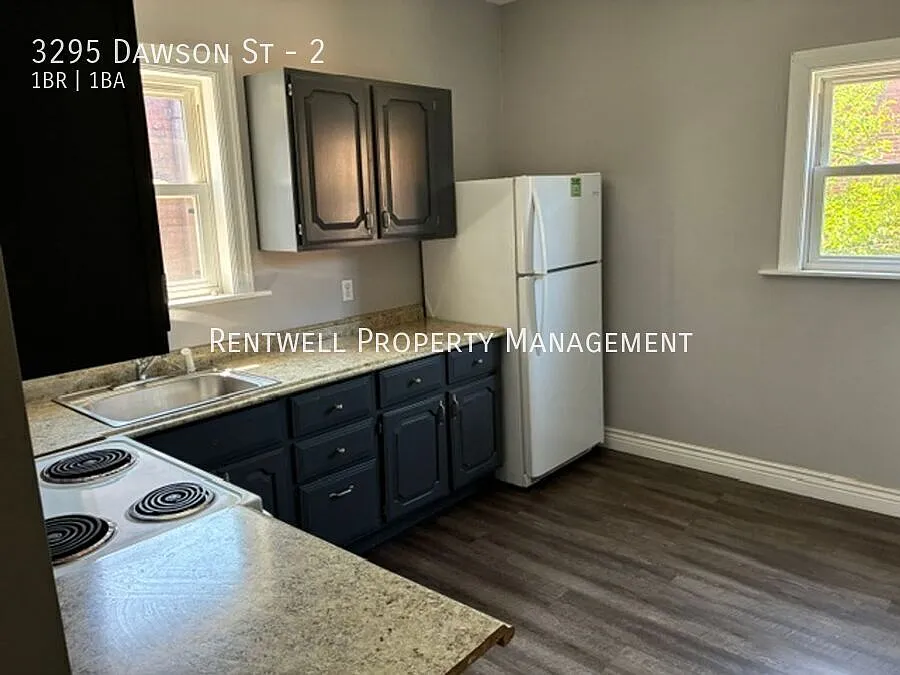 Renovated 1-Bedroom Apartment in Oakland — Photo 2