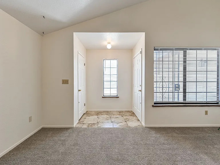 315 Reese St — Photo 15