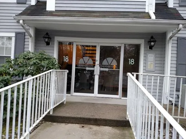 1807 Tanglewood Ct, Helmetta, NJ 08828