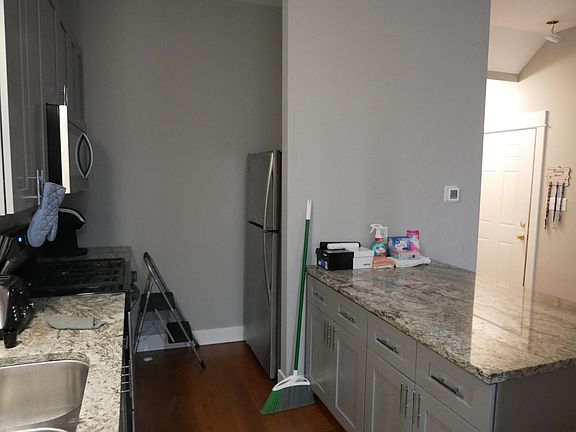 4th image of 4076 Cornelius Ave