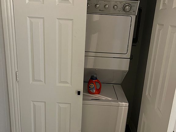 4th image of 2505 W Hickory St #22