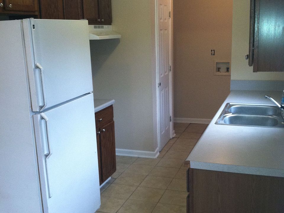 2nd image of 1811 Hill Creek Rd