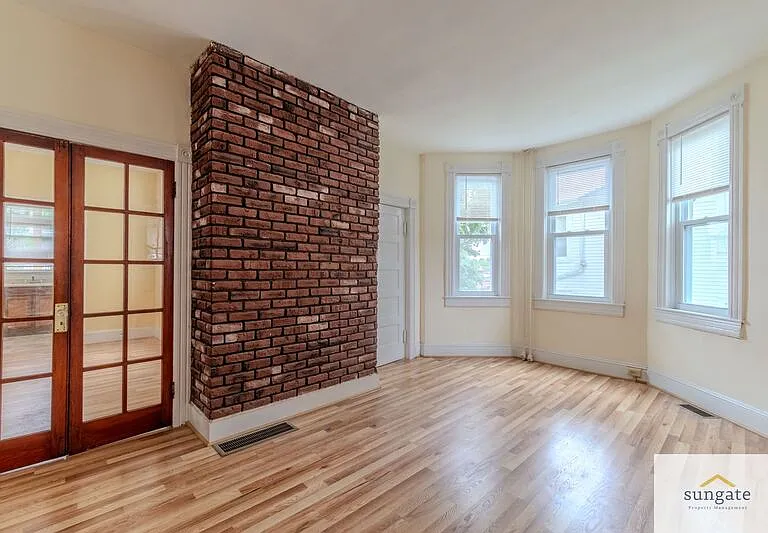 2900 E Strathmore Ave #1 — Photo 4