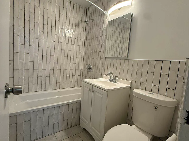 1725 Edison Ave #2A — Photo 5