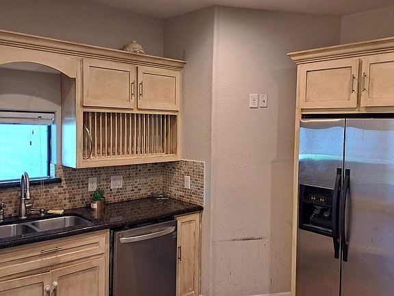 4th image of 5210 Heatherbrook Dr