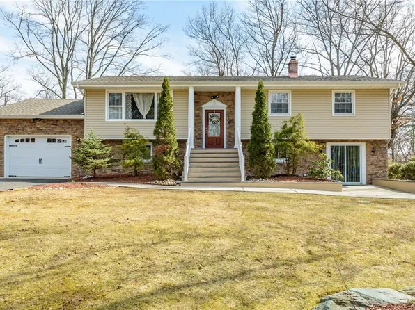 40 Mitchell Ave, East Brunswick, NJ 08816