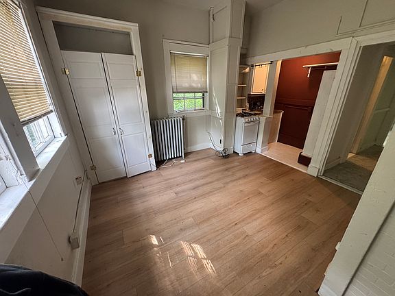 2nd image of 370 Chestnut Hill Ave APT 2
