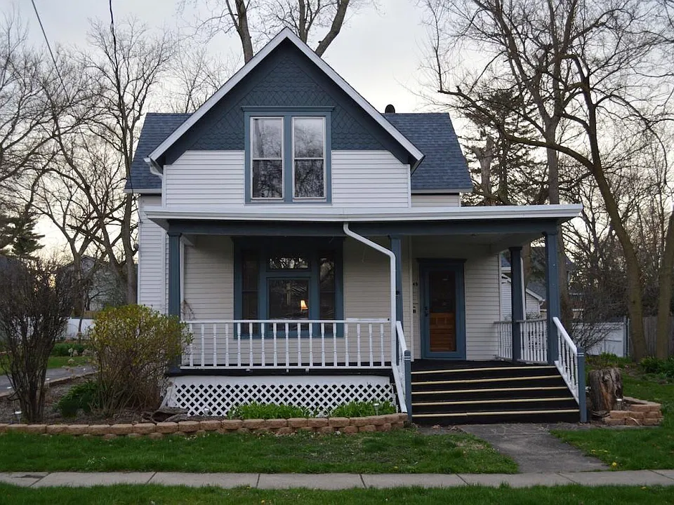 449 S Main St #1