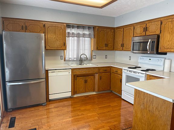 3rd image of 10003 S 9th Ct
