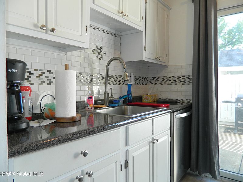 5th image of 803 Fairfield Court