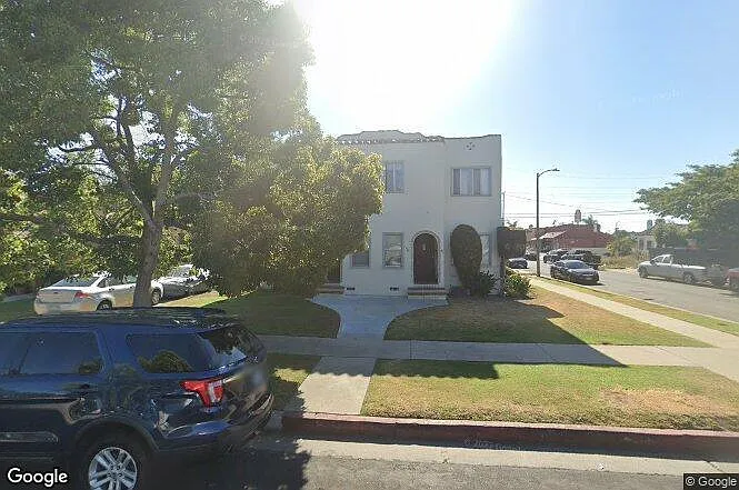 S Victoria Ave — Photo 1