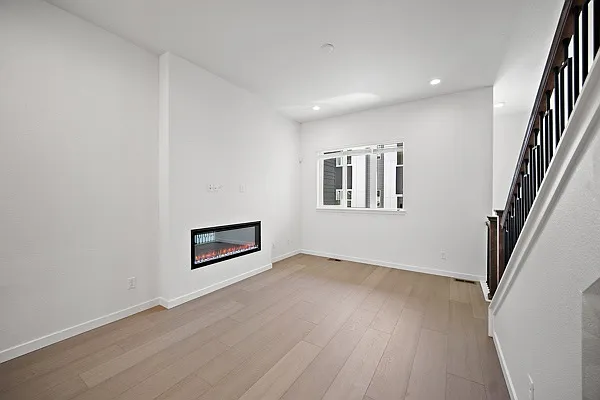 4037 Ascend Grv — Photo 11