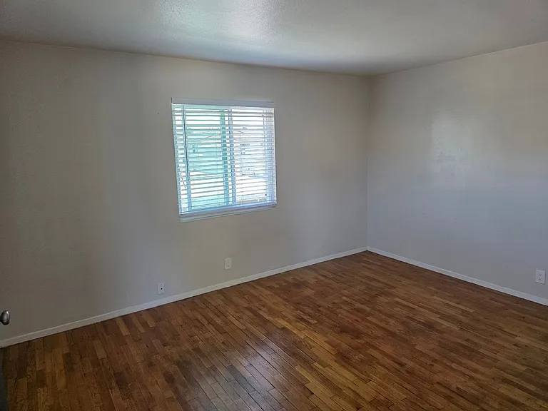 1359 Reeve St — Photo 3
