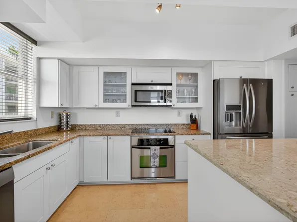 275 NW Flagler Ave 204, Stuart, FL 34994