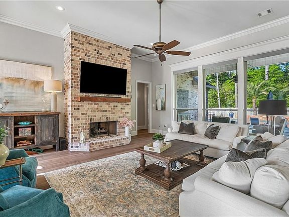 5th image of 1553 Rue De Fontaine