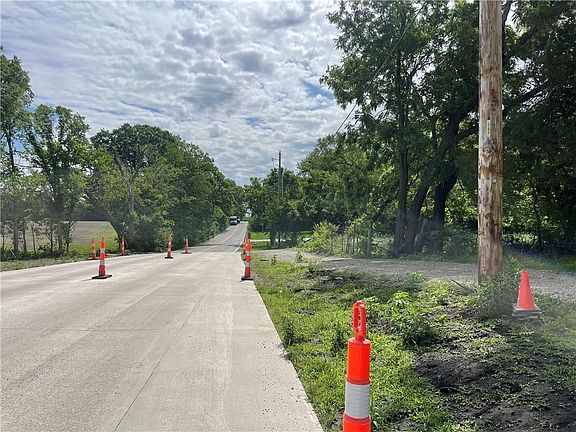 2nd image of 1907 & 1925 SW Scherer Rd