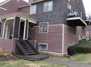 6 Stonegate Cir #C, Branford, CT 06405