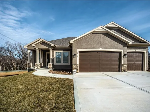 31432 W 85th Ter, De Soto, KS 66018