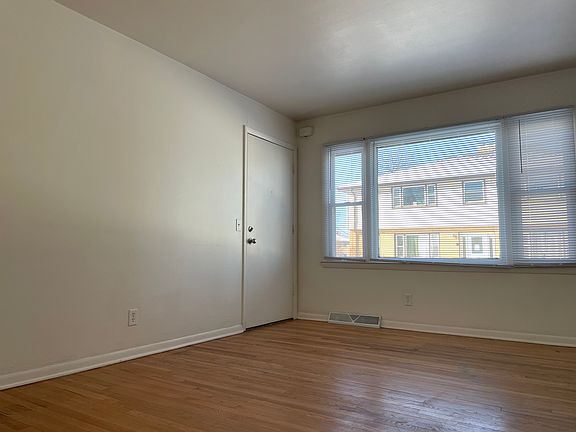 2nd image of 1814 Lake Point Dr APT 4