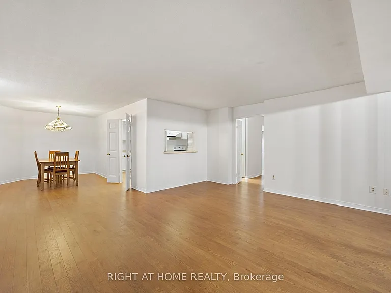 280 Simcoe St #206A — Photo 21