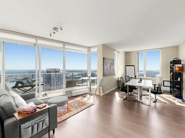 488 SW Marine Dr #3702, Vancouver, BC V5X 0C6