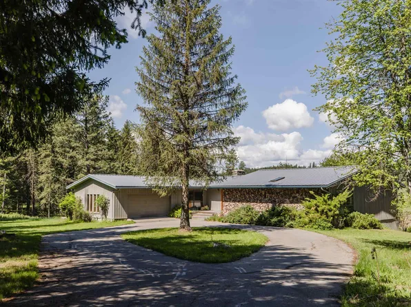 400 Harris Rd, Santa, ID 83866