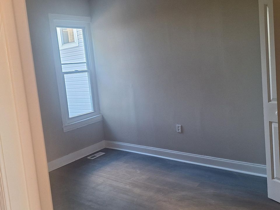2nd image of 2155 N 19th St #2