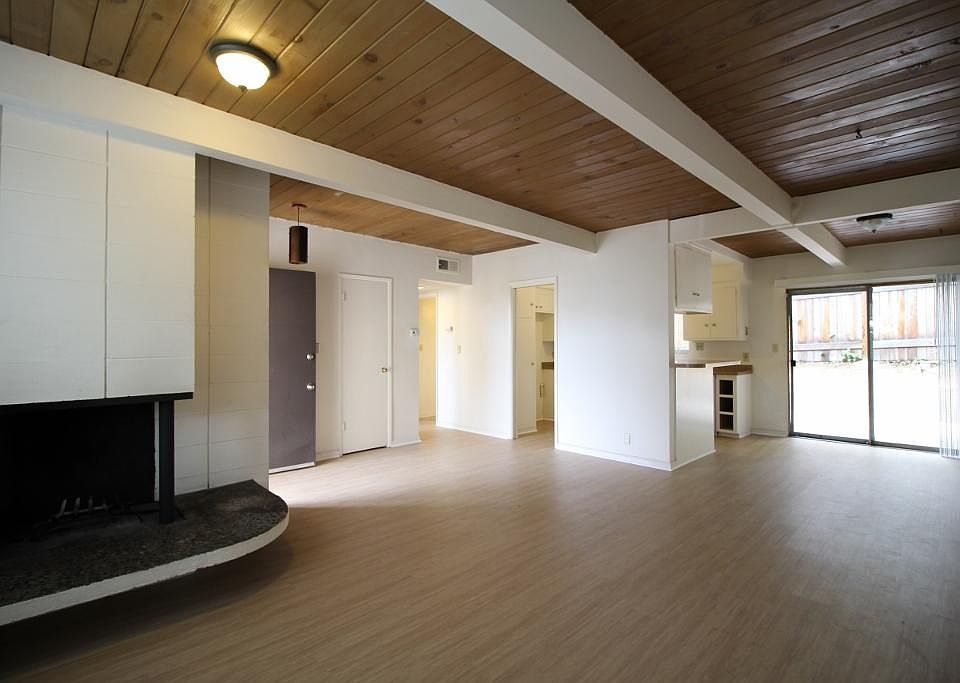 1st image of 2688 Lake Ave #2692.5