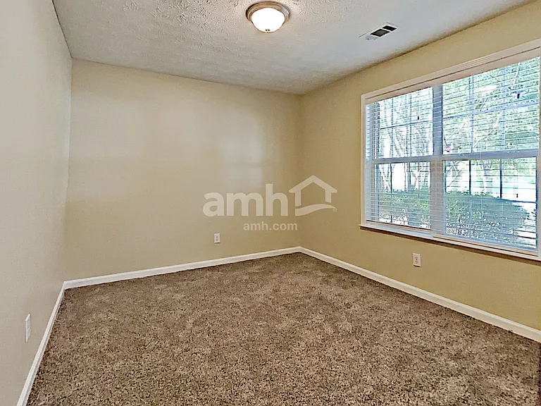 451 Bellingham Dr — Photo 17