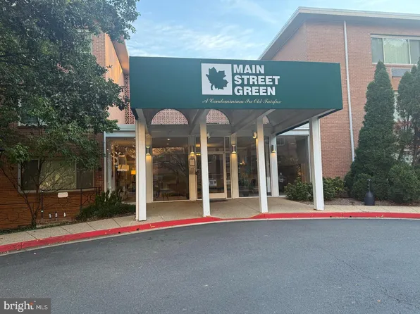 10570 Main St APT 220, Fairfax, VA 22030