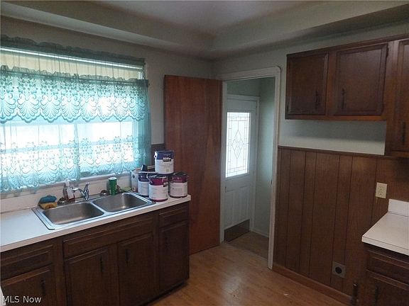 5th image of 12929 W Pleasant Valley Rd