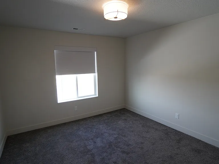 3965 S 3485 W — Photo 11