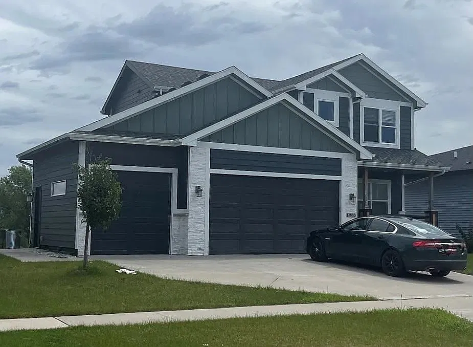 3 bed, 1656 sqft, $2,299 — Photo 2