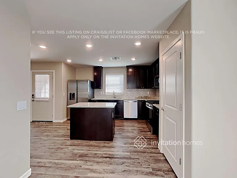8033 W Agora Ln — Photo 7