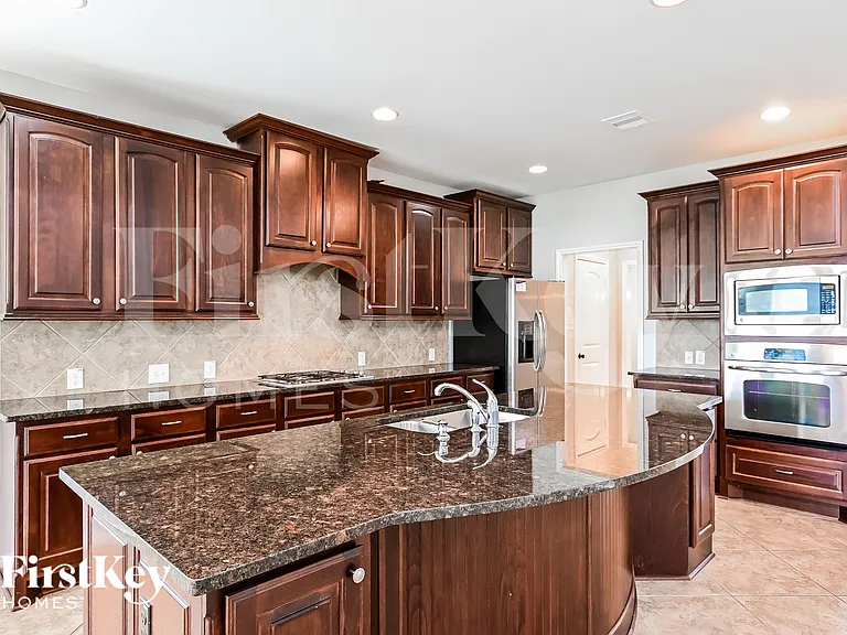 10402 Golden Hearth Ln — Photo 6