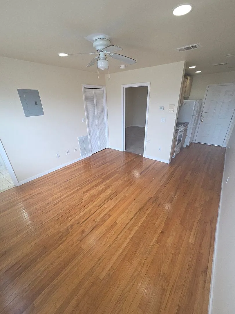 680 - BERGEN POINT BAYONNE RLTY LLC — Photo 4