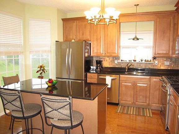 Eat In Kitchen - View 1