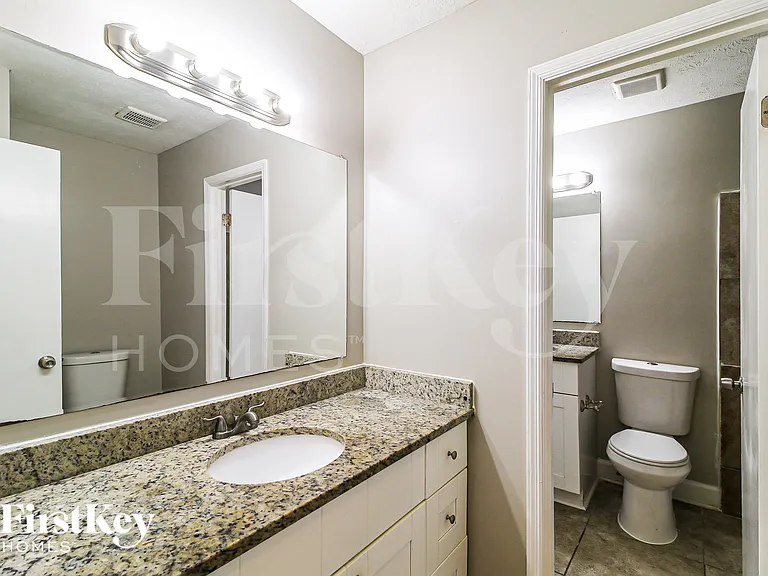 230 Montego Cir — Photo 14