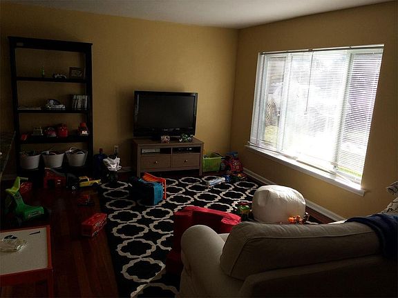 4th image of 2901 W Berwyn Ave #1
