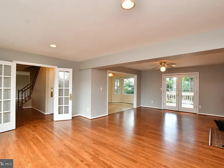 350 Copperfield Ln — Photo 3