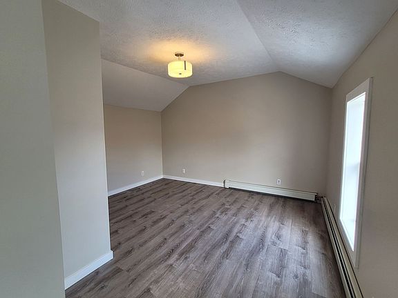 5th image of 528 Center St #530