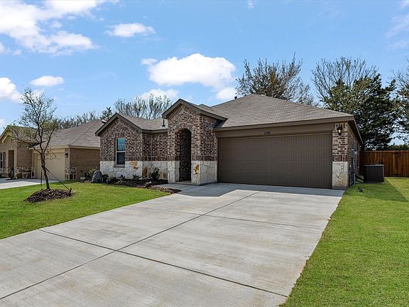 3rd image of 2302 San Jacinto Way