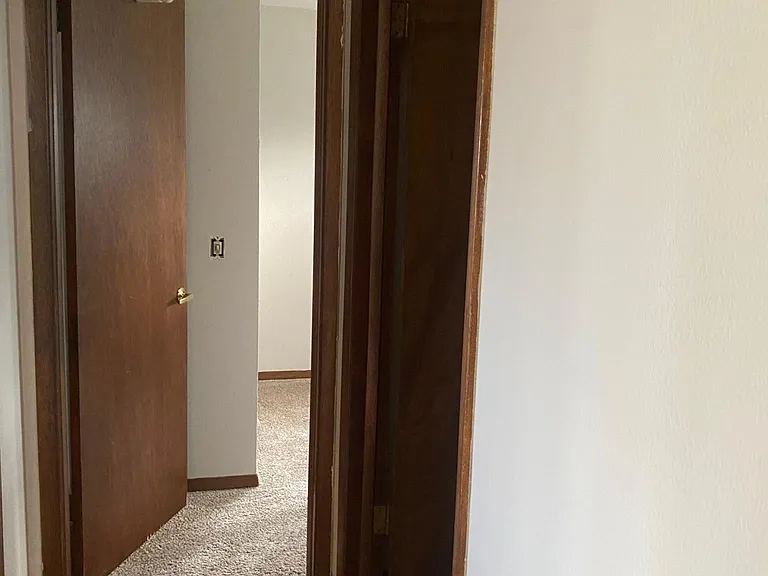 409 N Maple St — Photo 5