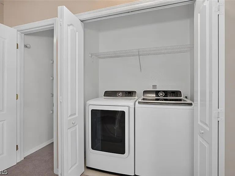 3241 Cottonwood Bnd #101 — Photo 32