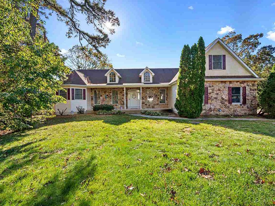 1st image of 30 Ravenwood Dr E