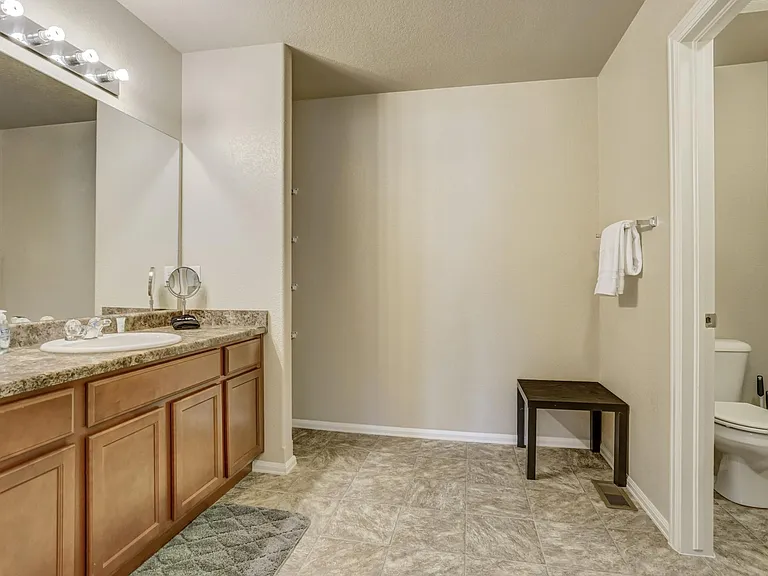 Master En-Suite